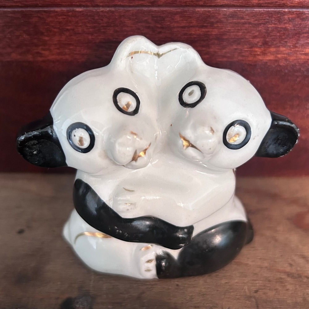 Vtg Occupied Japan Hugging Panda Bears Figurine Black White Gold Gilt Accents